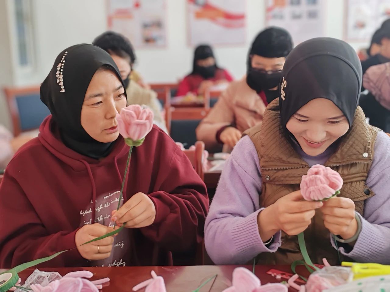 活力半边天 | 甘肃姐妹的手工课，在春日开出“幸福花”